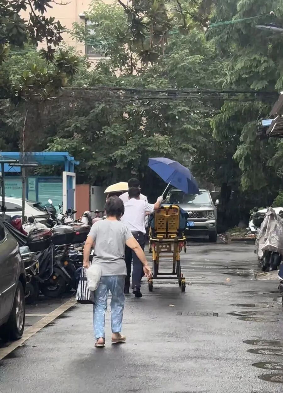 老人聚餐时突然倒地，不是心梗！120夏日急救记录：不少急症表象迷惑人