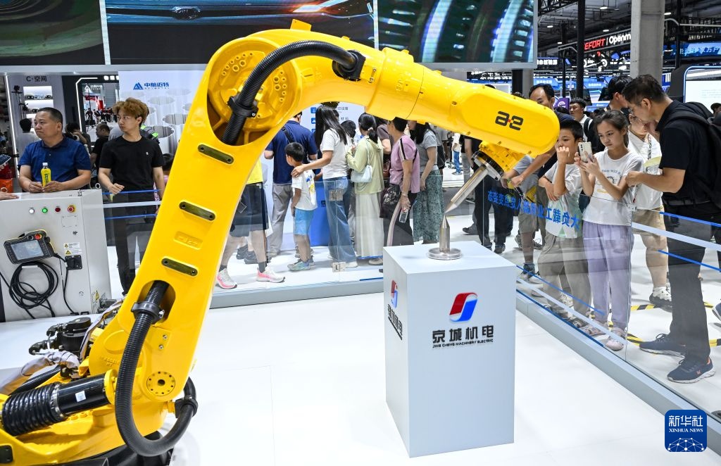 2026世界机器人大会迎来大量观众