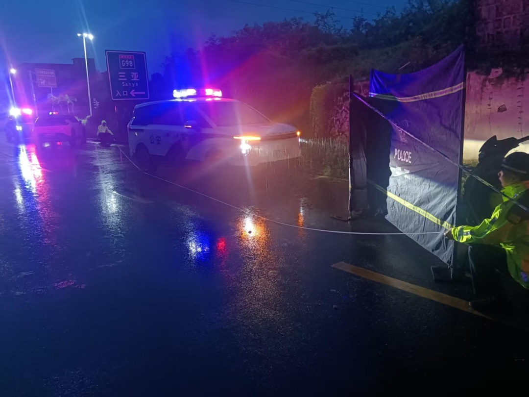 海口84岁老人被撞身亡,肇事者系19岁少年 海口84岁老人被撞身亡,肇事者系19岁少年
