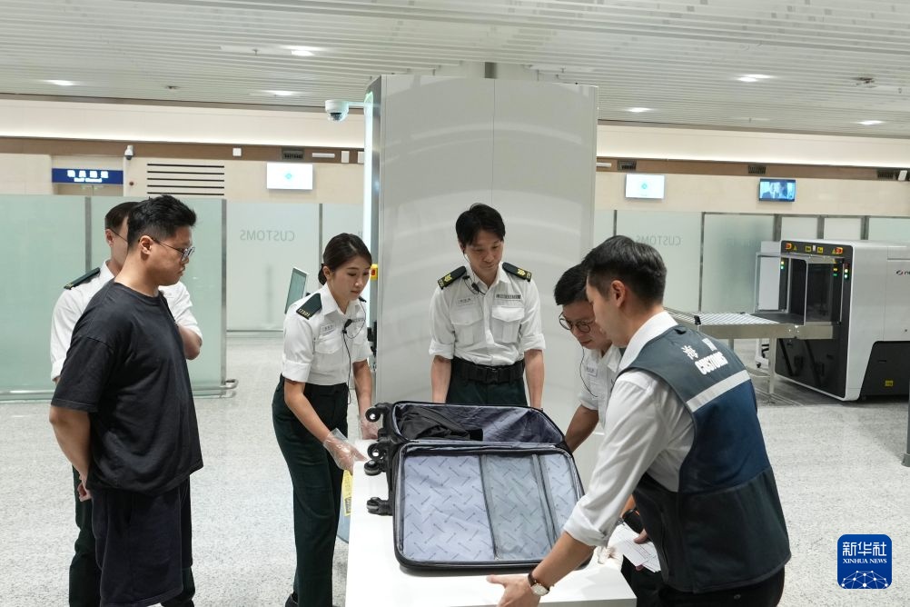 香港特区政府在皇岗口岸举行大规模人流车流压力测试