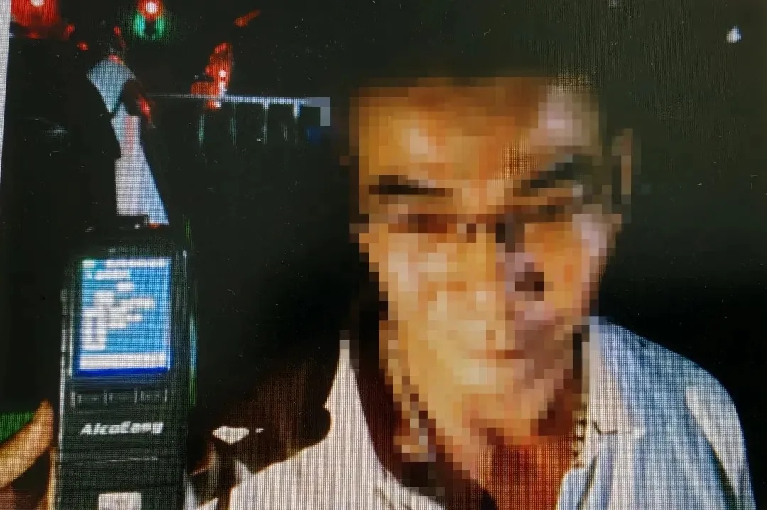 “我不服,我要抽血”,男子被查酒驾嫌吹气不准,非要进一步检测,结果酒驾变醉驾 “我不服,我要抽血”,男子被查酒驾嫌吹气不准,非要进一步检测,结果酒驾变醉驾