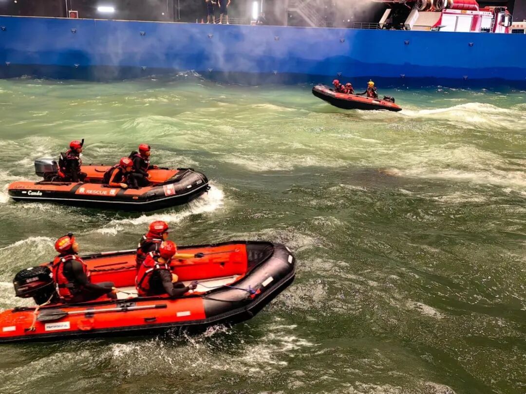 激流、风浪、漩涡……原来，消防员这样练水域救援！
