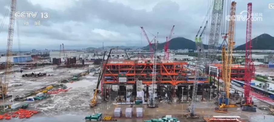 亚洲最大海上原油处理平台主体结构封顶 夯实能源保供根基