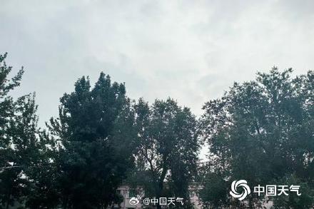 北京未来三天有分散雷雨出没 最高温可达32至33℃ 北京未来三天有分散雷雨出没 最高温可达32至33℃