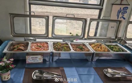 这趟列车可以吃自助餐了 这趟列车可以吃自助餐了