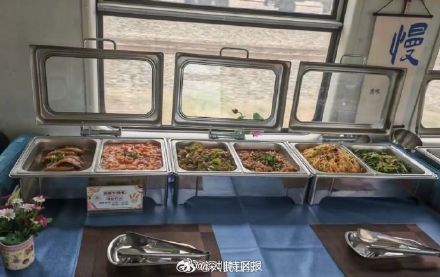 深圳这趟列车可以吃自助餐了 深圳这趟列车可以吃自助餐了