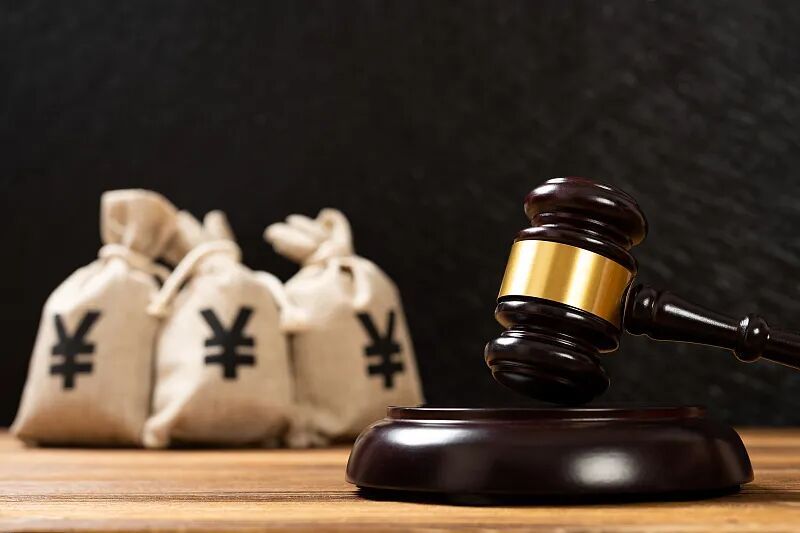 男子用"金包银"调包订婚五金，又用“金包银”典当套现208万元…