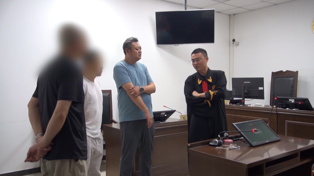 情侣分手后,男方起诉:返还20多万元+戒指和项链! 情侣分手后,男方起诉:返还20多万元+戒指和项链!