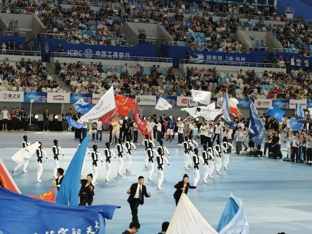 史诗级同框、破纪录……2026世界人形机器人运动会太夯了 史诗级同框、破纪录……2026世界人形机器人运动会太夯了