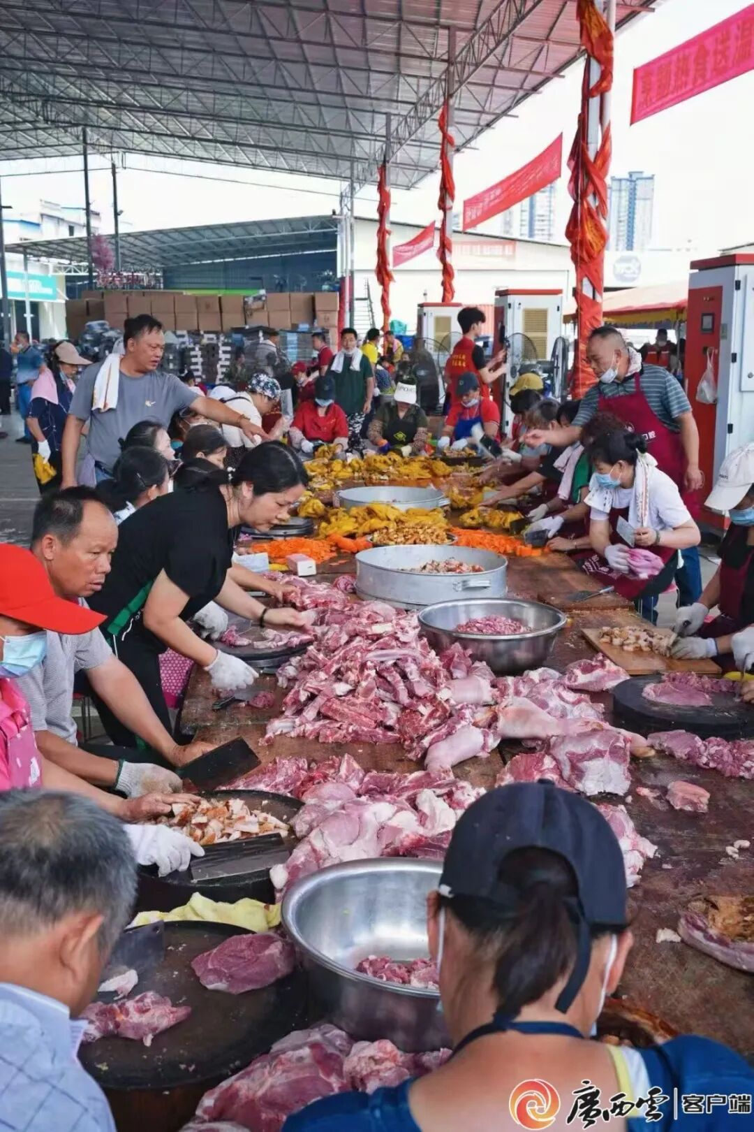 那个洪灾中送出10万份盒饭的好人，生命永远定格在了43岁