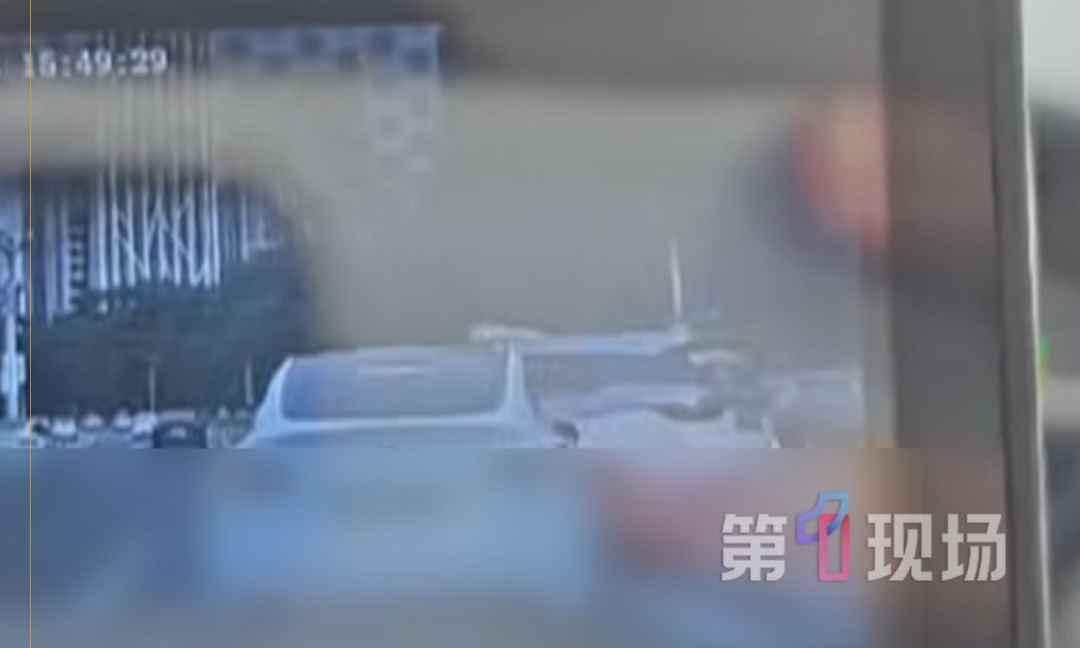 因不满其他车辆变道影响自己,男子恶意别车致三车连撞被行拘!深圳交警提醒 因不满其他车辆变道影响自己,男子恶意别车致三车连撞被行拘!深圳交警提醒