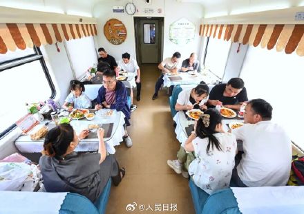 这趟列车可以吃自助餐了 这趟列车可以吃自助餐了