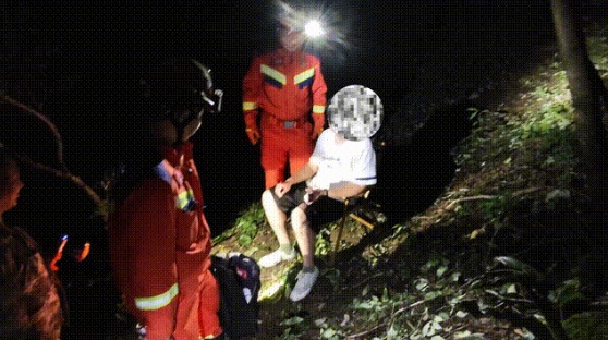 浙江男子与妻子吵架后，让AI“量身定制”看流星雨散心路线，深夜被困山上，消防提醒
