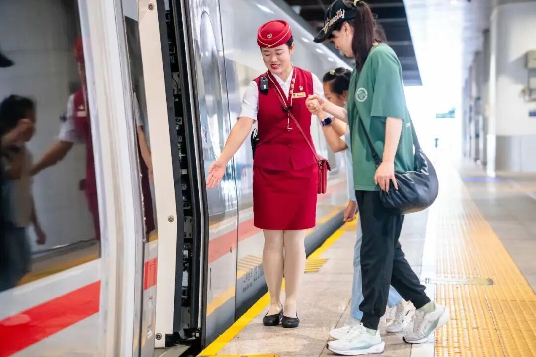 儿童能否单独坐火车？官方解答来了