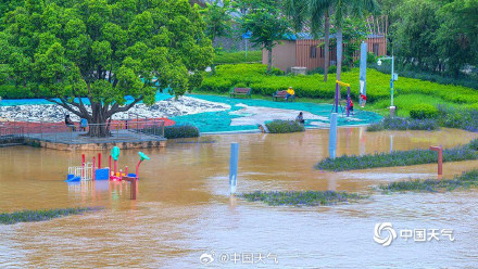 郁江南宁段水位上涨 旅游码头和亲水步道被淹 郁江南宁段水位上涨 旅游码头和亲水步道被淹