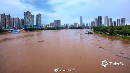 郁江南宁段水位上涨 旅游码头和亲水步道被淹 郁江南宁段水位上涨 旅游码头和亲水步道被淹