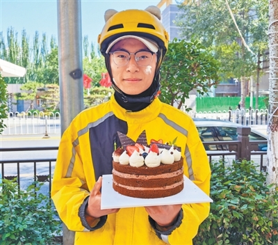 路遇持刀伤人事件,外卖员于荣先的3步操作令人赞叹 路遇持刀伤人事件,外卖员于荣先的3步操作令人赞叹