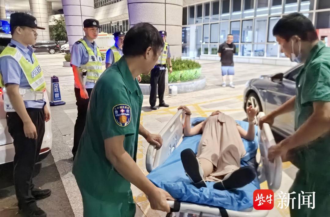 孕妇临产，警车秒变“救护车”！