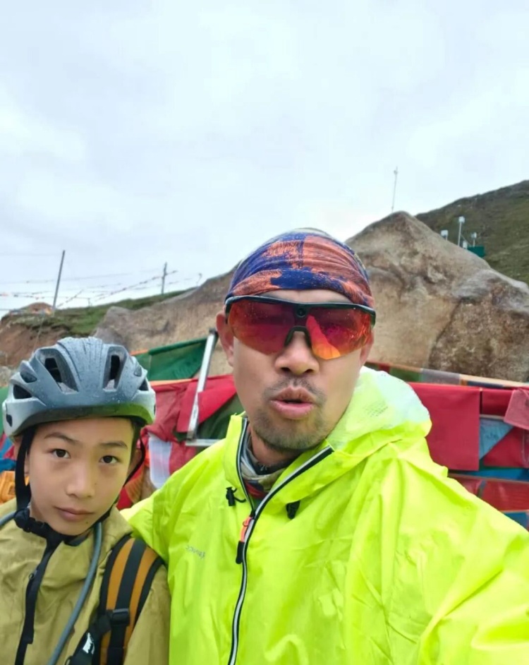 广西13岁少年34天骑行2000多公里进藏,以车轮丈量高原天路,“没有白爬的坡,没有白吃的苦” 广西13岁少年34天骑行2000多公里进藏,以车轮丈量高原天路,“没有白爬的坡,没有白吃的苦”