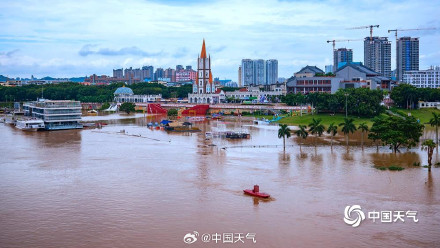 郁江南宁段水位上涨 旅游码头和亲水步道被淹 郁江南宁段水位上涨 旅游码头和亲水步道被淹