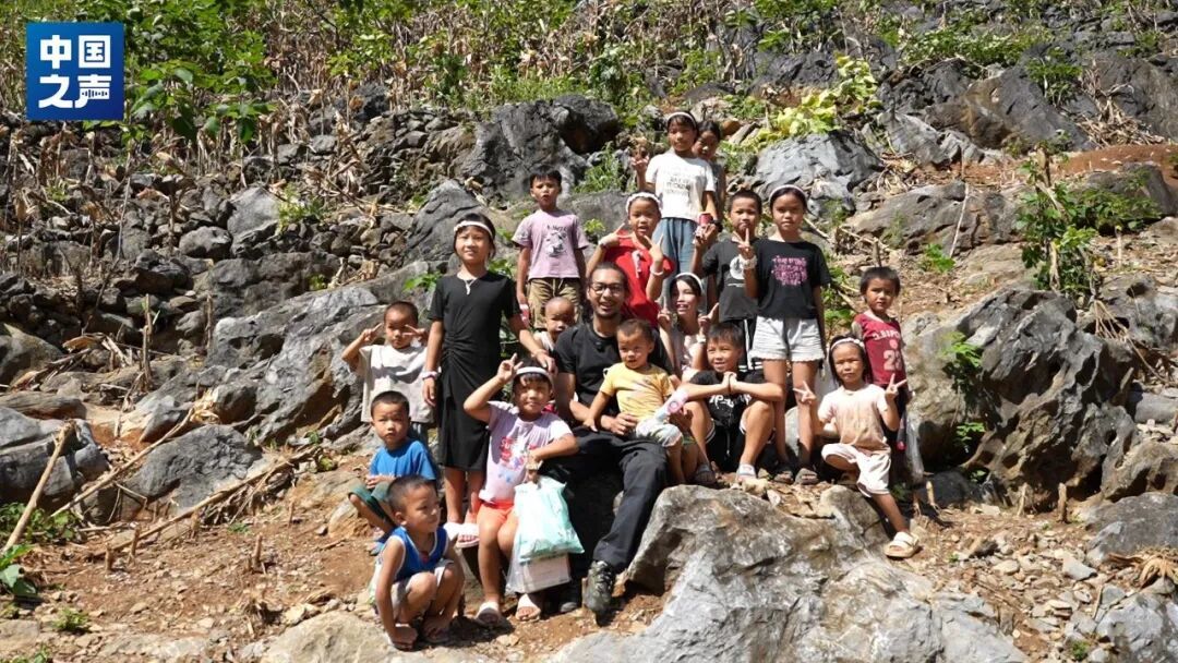 往返大山12年的“胡子叔叔”：希望他们不需要我