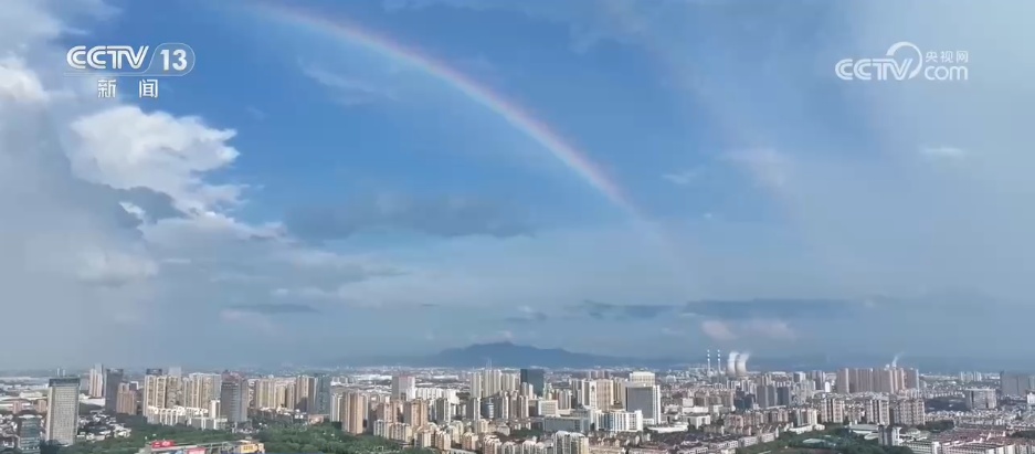 乡村消费加速升级 奔“县”消费潮有“烟火气”更有“新活力” 乡村消费加速升级 奔“县”消费潮有“烟火气”更有“新活力”