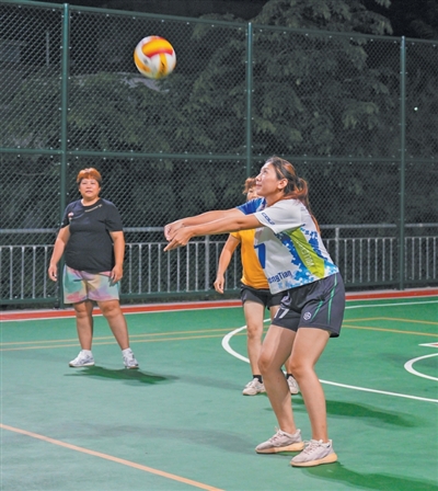 “铺前女排”,伴着海风去练球 “铺前女排”,伴着海风去练球