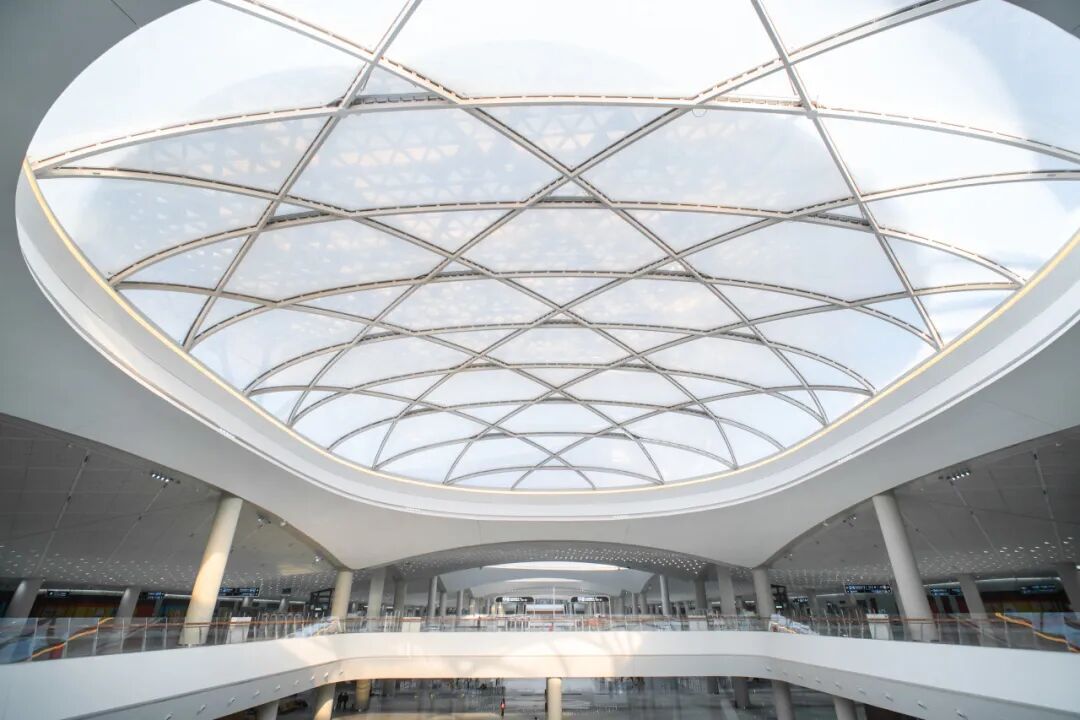 高铁列车驶过这里,窗外风景那么美! 高铁列车驶过这里,窗外风景那么美!