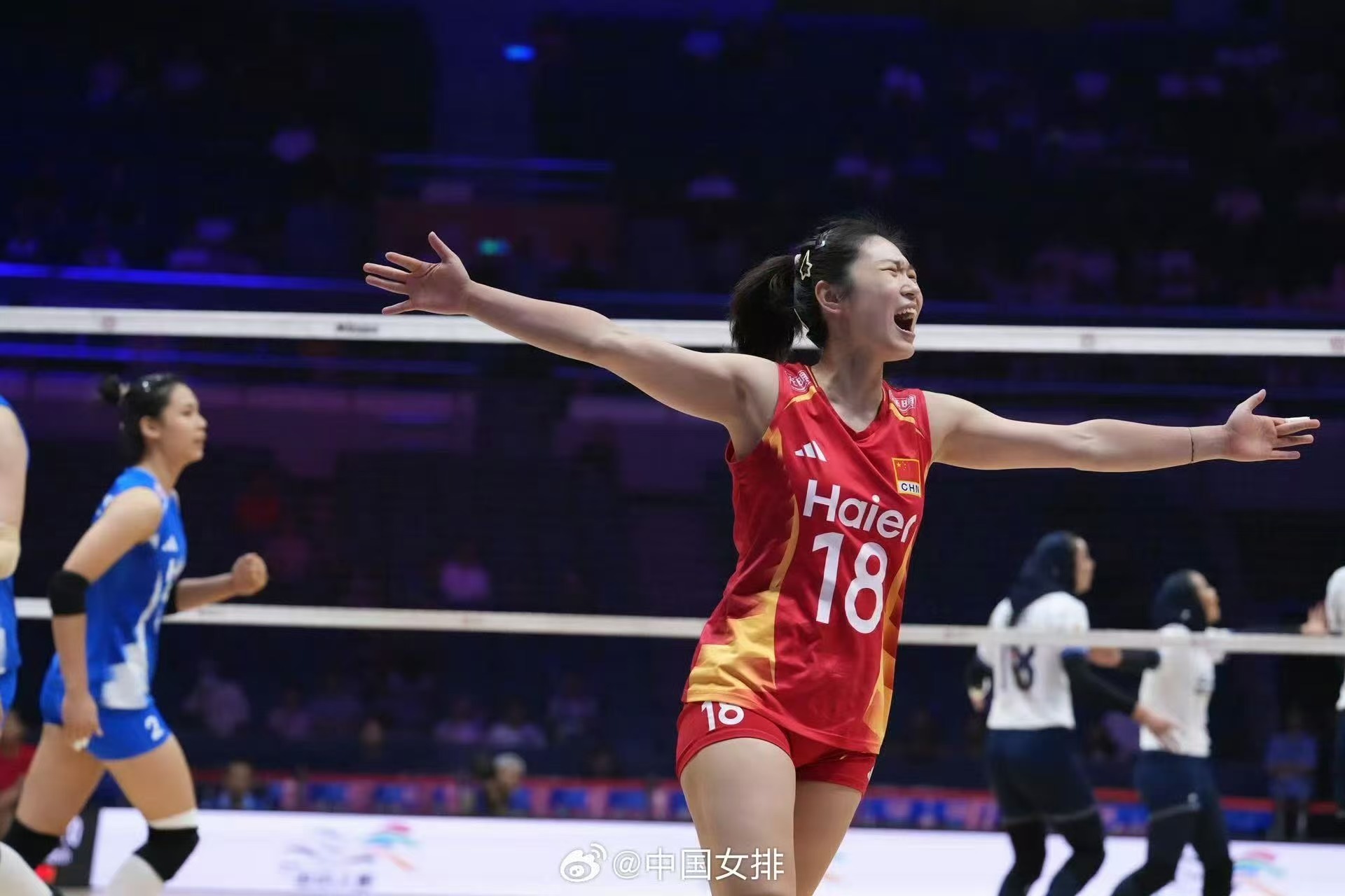 女排亚锦赛中国队3:0伊朗队,收获两连胜 女排亚锦赛中国队3:0伊朗队,收获两连胜