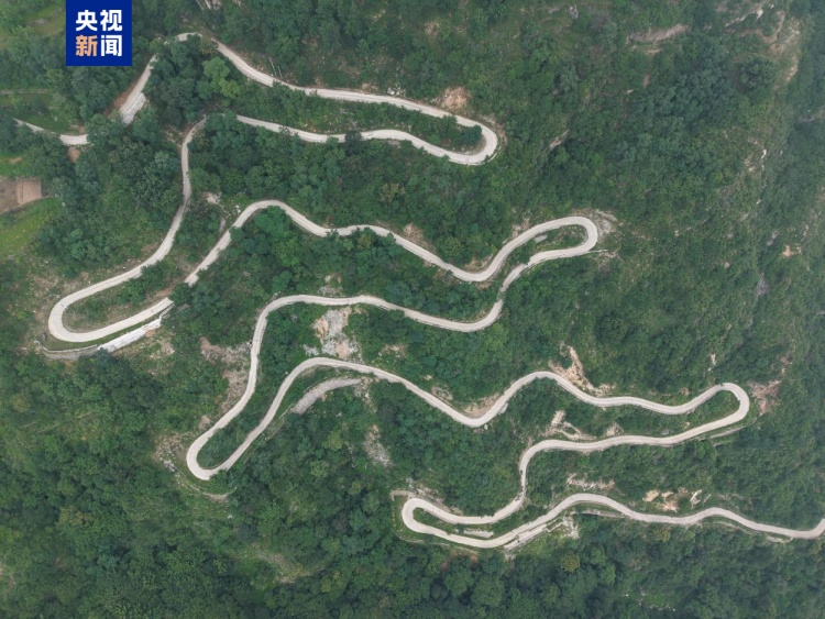 太行山“背篓哥”:36年无偿跑腿 只为那一份托付 太行山“背篓哥”:36年无偿跑腿 只为那一份托付