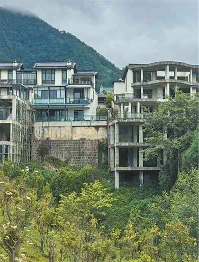 云南腾冲通报“别墅小镇”私挖违建:成立专项整改整治工作组 云南腾冲通报“别墅小镇”私挖违建:成立专项整改整治工作组