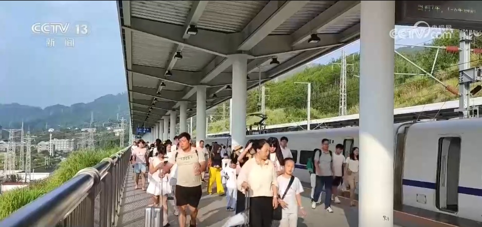 暑运服务台 | 未满14周岁儿童能否单独乘火车出行? 暑运服务台 | 未满14周岁儿童能否单独乘火车出行?