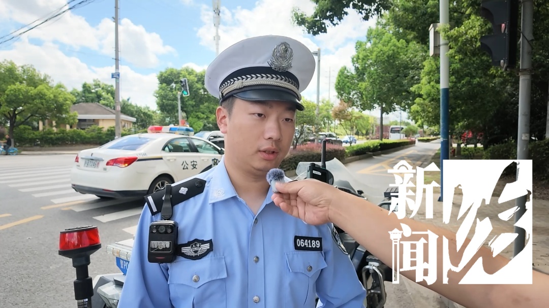 年轻女子突然脸色发白瘫坐在地!上海民警出手,太及时 年轻女子突然脸色发白瘫坐在地!上海民警出手,太及时