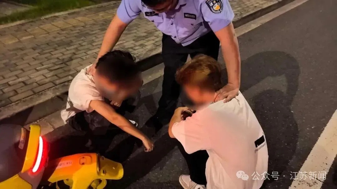 小偷盯上篮球场,不偷手机专偷电话卡?当心你摊上刑事责任 小偷盯上篮球场,不偷手机专偷电话卡?当心你摊上刑事责任