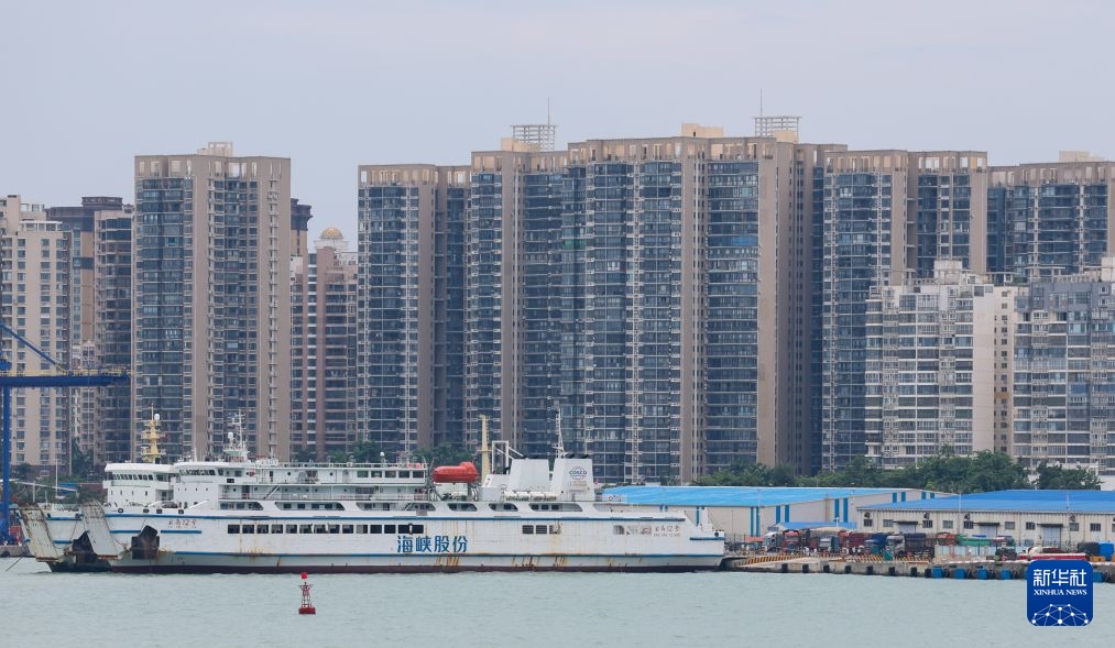 “紫檀”影响减弱 琼州海峡恢复通航
