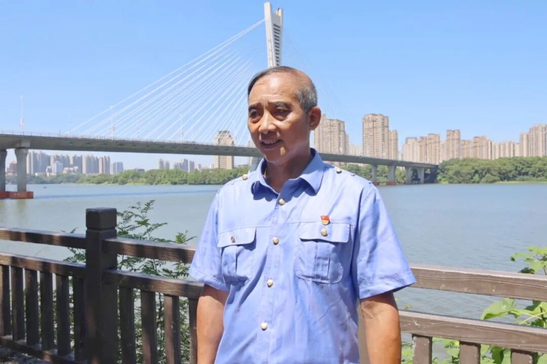 退伍军人两度在湍急河水中救下3名落水孩童,“人命关天这是我应该做的" 退伍军人两度在湍急河水中救下3名落水孩童,“人命关天这是我应该做的"