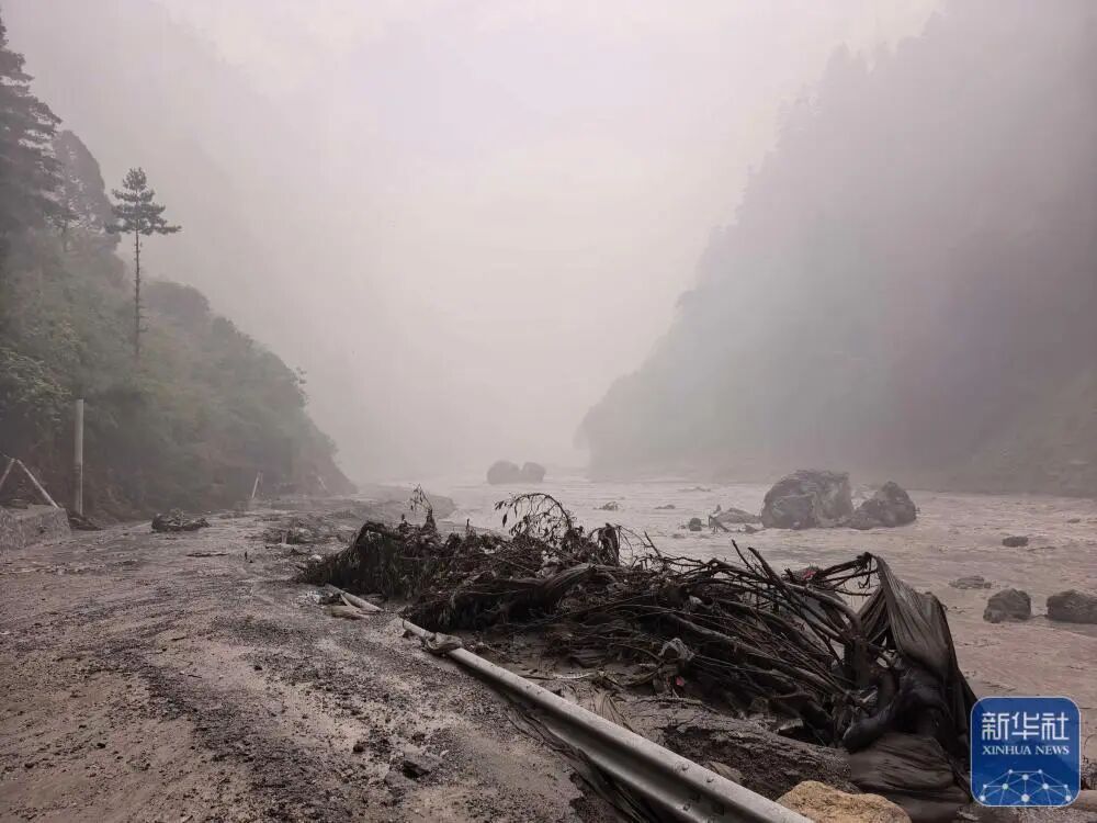 现场画面曝光！尼泊尔一侧突发泥石流，致西藏吉隆口岸重大人员伤亡、失联
