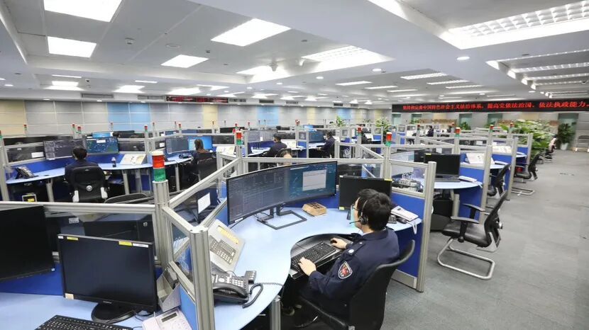 酒后多次拨打110要求民警送自己回家、帮忙找妻子，广州两男子被行拘