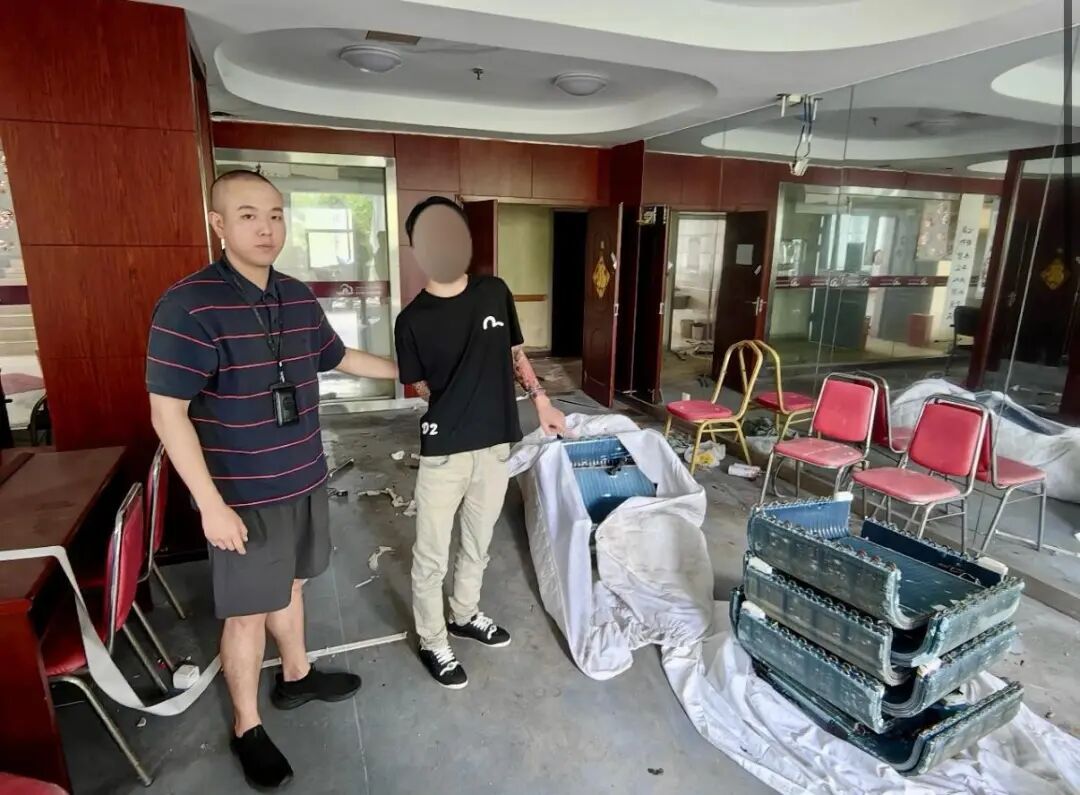 一企业几十台空调外机不翼而飞,3名犯罪嫌疑人被警方抓获,因涉嫌盗窃罪已被刑事拘留 一企业几十台空调外机不翼而飞,3名犯罪嫌疑人被警方抓获,因涉嫌盗窃罪已被刑事拘留
