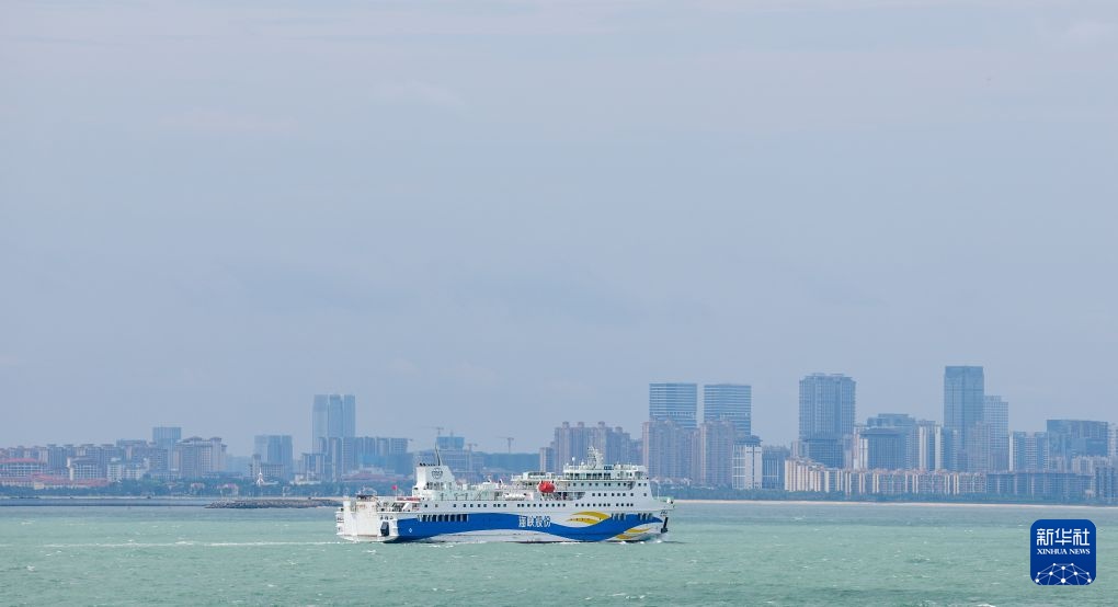 “紫檀”影响减弱 琼州海峡恢复通航