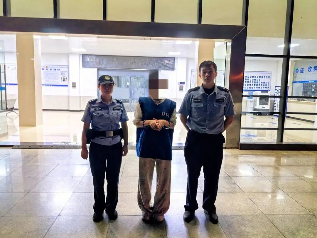 女子主动到派出所问“我是不是逃犯?” 警方一查:还真是! 女子主动到派出所问“我是不是逃犯?” 警方一查:还真是!