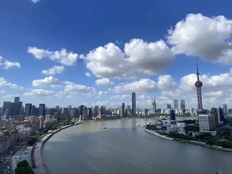 全网刷屏!数万人在上海街头守候这一刻!背后藏着怎样的秘密…… 全网刷屏!数万人在上海街头守候这一刻!背后藏着怎样的秘密……