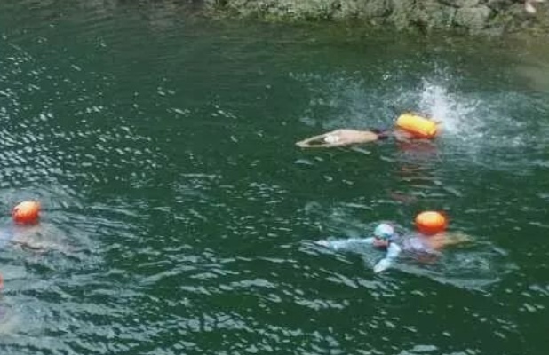 湖南一男子水库游泳后高烧、大小便失禁,结果大脑里长了致命“脓包”!医生紧急提醒 湖南一男子水库游泳后高烧、大小便失禁,结果大脑里长了致命“脓包”!医生紧急提醒
