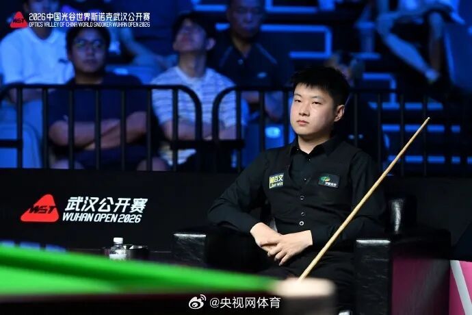 中国斯诺克选手赵心童世界排名登顶第一,成为丁俊晖之后中国第二人 中国斯诺克选手赵心童世界排名登顶第一,成为丁俊晖之后中国第二人