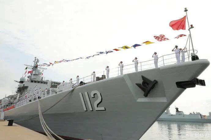 “中华第一舰”,在青岛退役 “中华第一舰”,在青岛退役