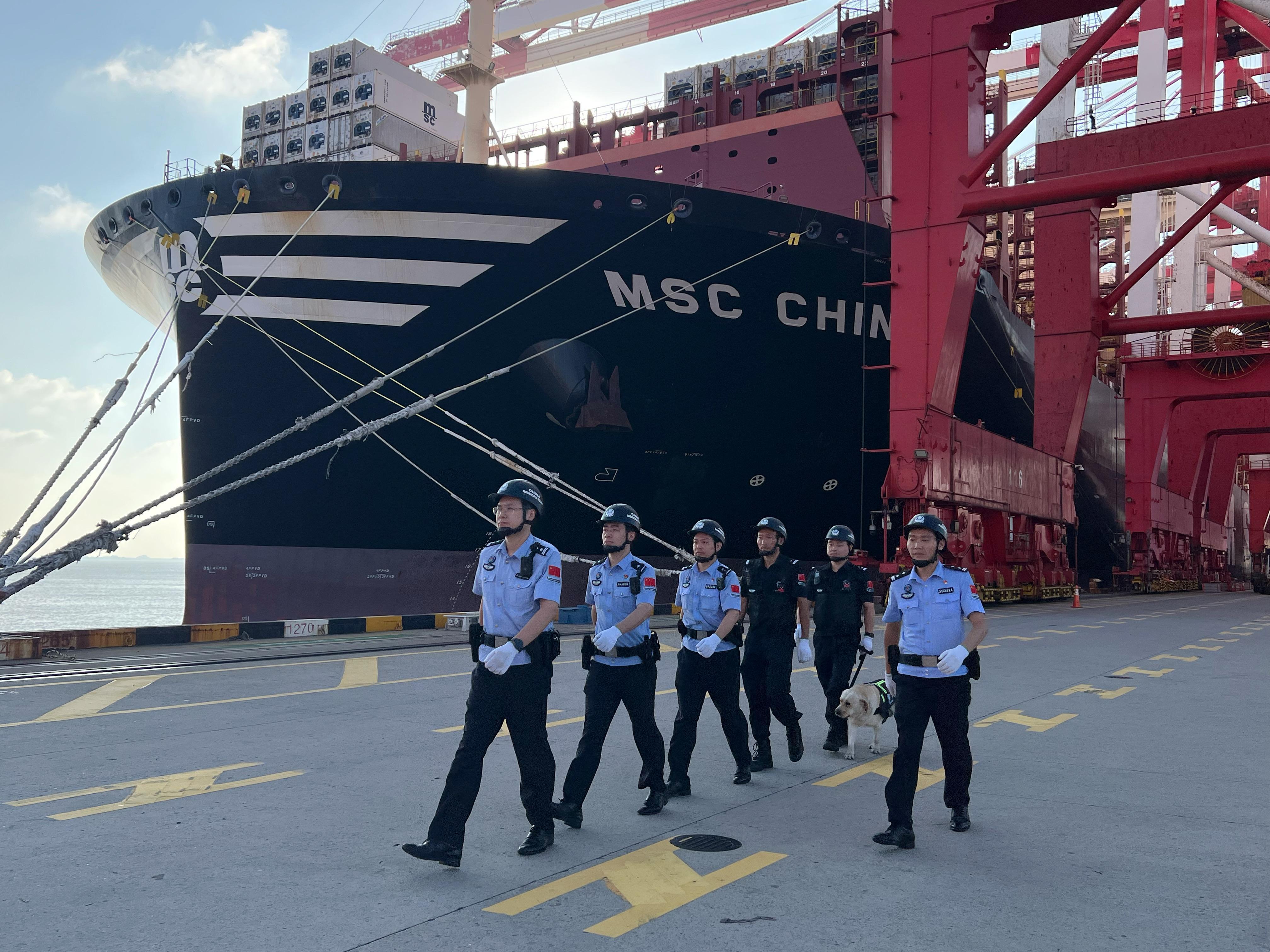 台风过境上海港口岸边检应对通关压力测试