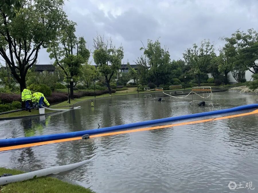 屋内进水、车库被淹、马桶反水……上海浦开江南里“逢大雨必涝”！进展： 开发商拿出强排整改方案