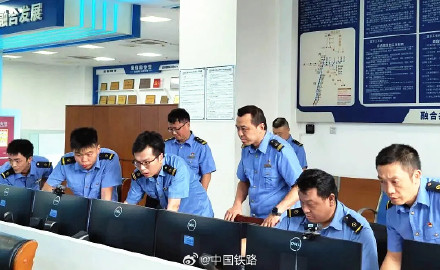 突发地震！铁路部门紧急扣停列车