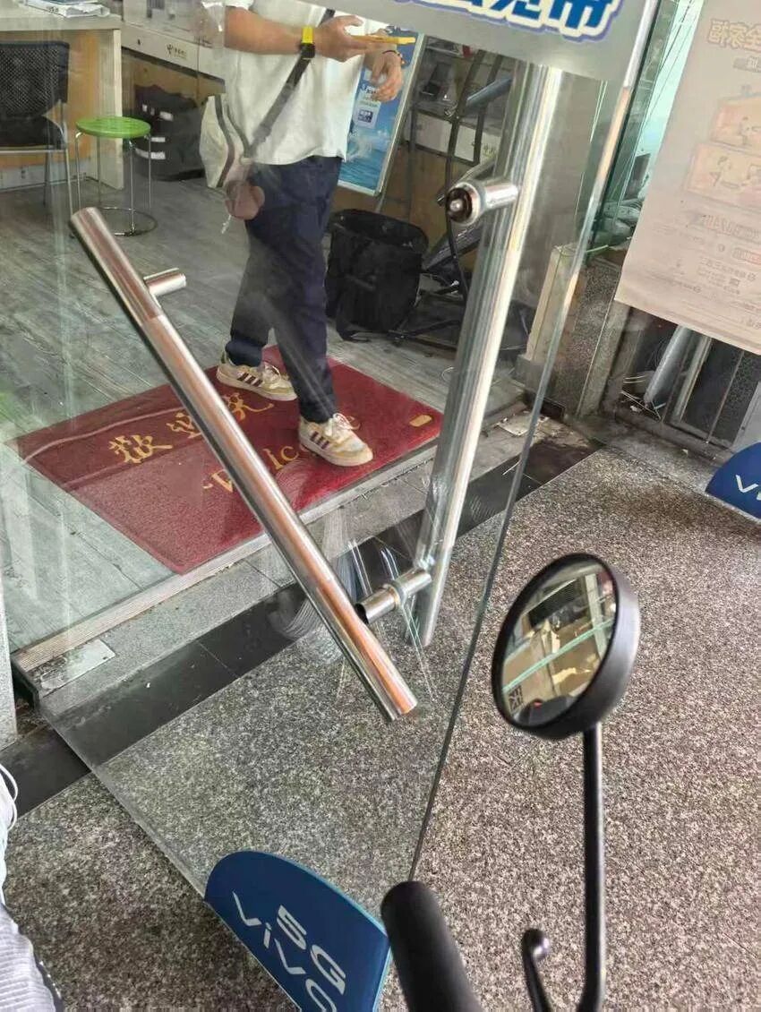 连盗两家店铺 武昌警方45小时千里跨省抓捕 连盗两家店铺 武昌警方45小时千里跨省抓捕