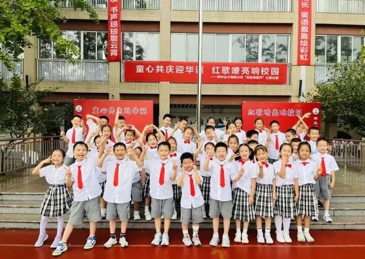 “我舍不得安老师……”小学生哭着给校长打电话，最新后续来了！